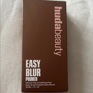 HUDA BEAUTY Easy Blur Primer in Brown